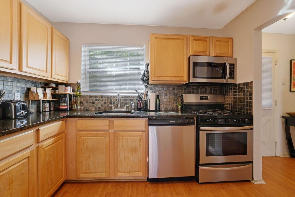 5678 Kingsport Drive, Sandy Springs, Georgia image 12