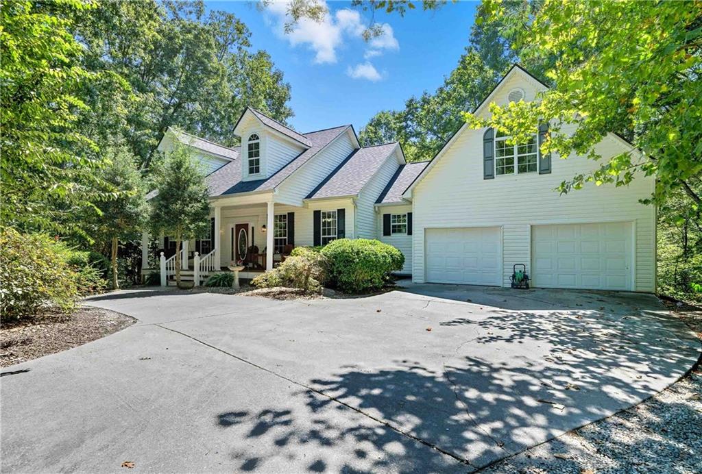 Charming home sitting on a 2-acre lot with 3 bedrooms, 2 bathrooms, a spacious bonus room above garage, and a full unfinished basement ready for your vision. Country feel with convenient access to Dallas shopping and dining.