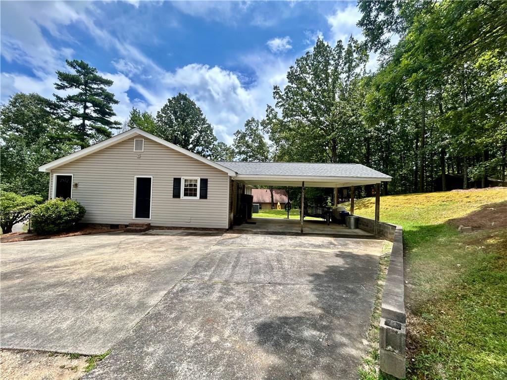 12 Indian River Road SE