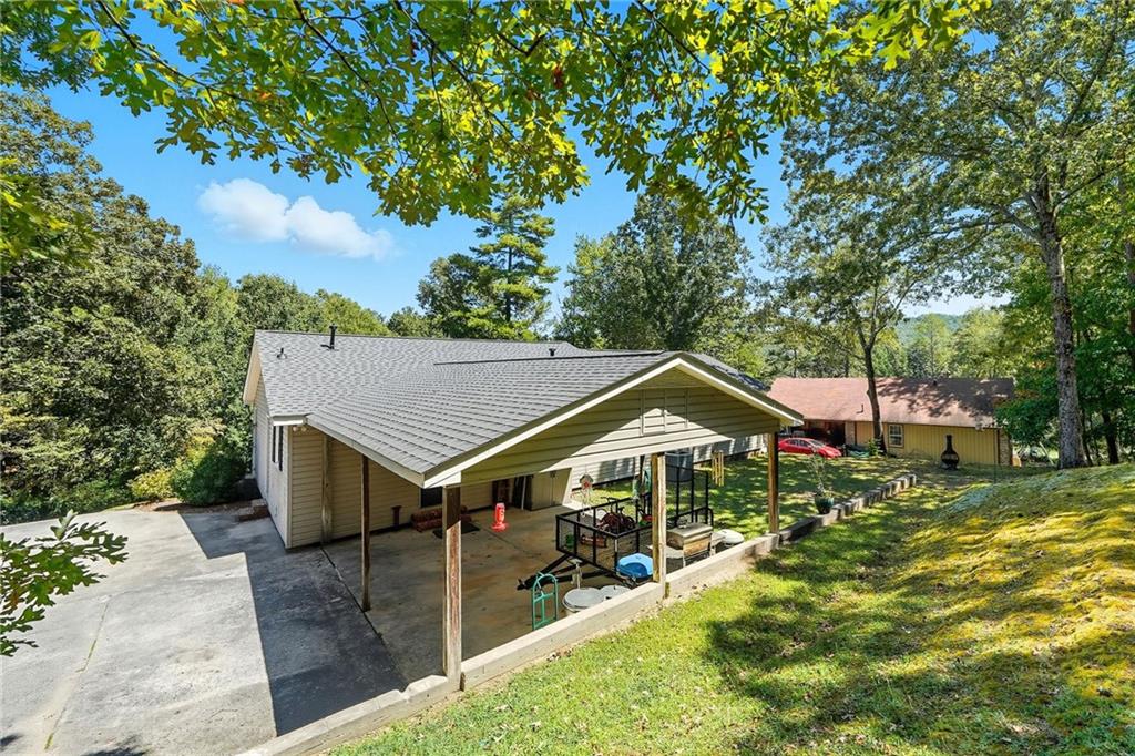 12 Indian River Road SE