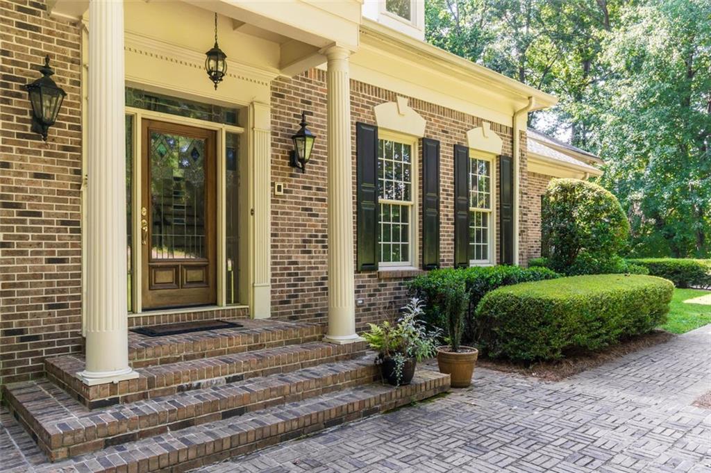 565 RIVER CHASE Point
