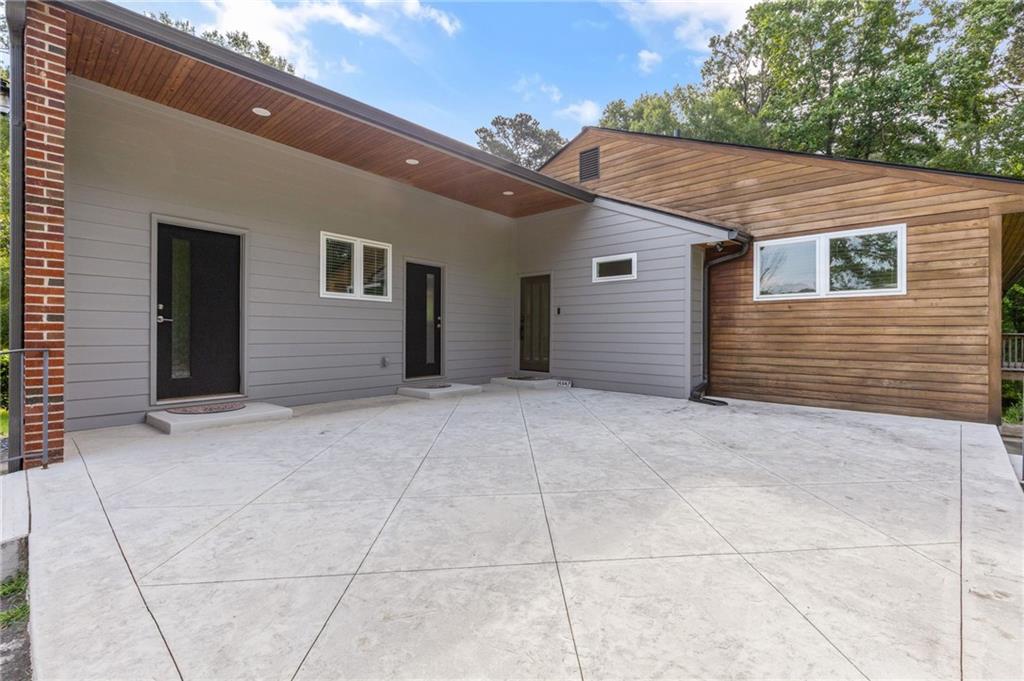 4847 Lakewood Drive