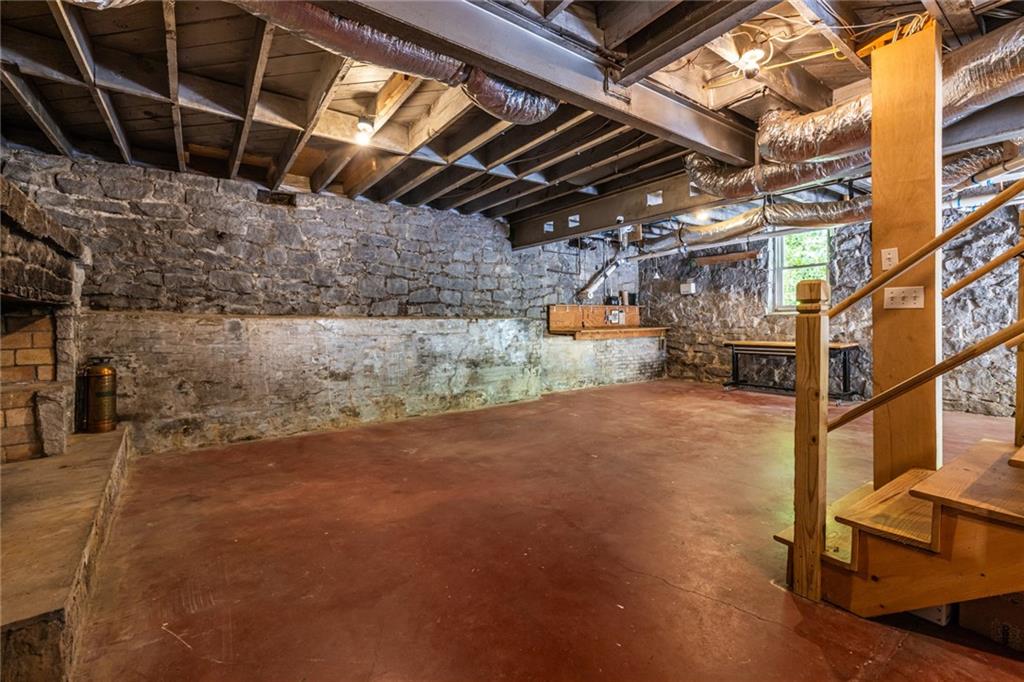 588 Oakdale Road, Atlanta, Georgia image 35