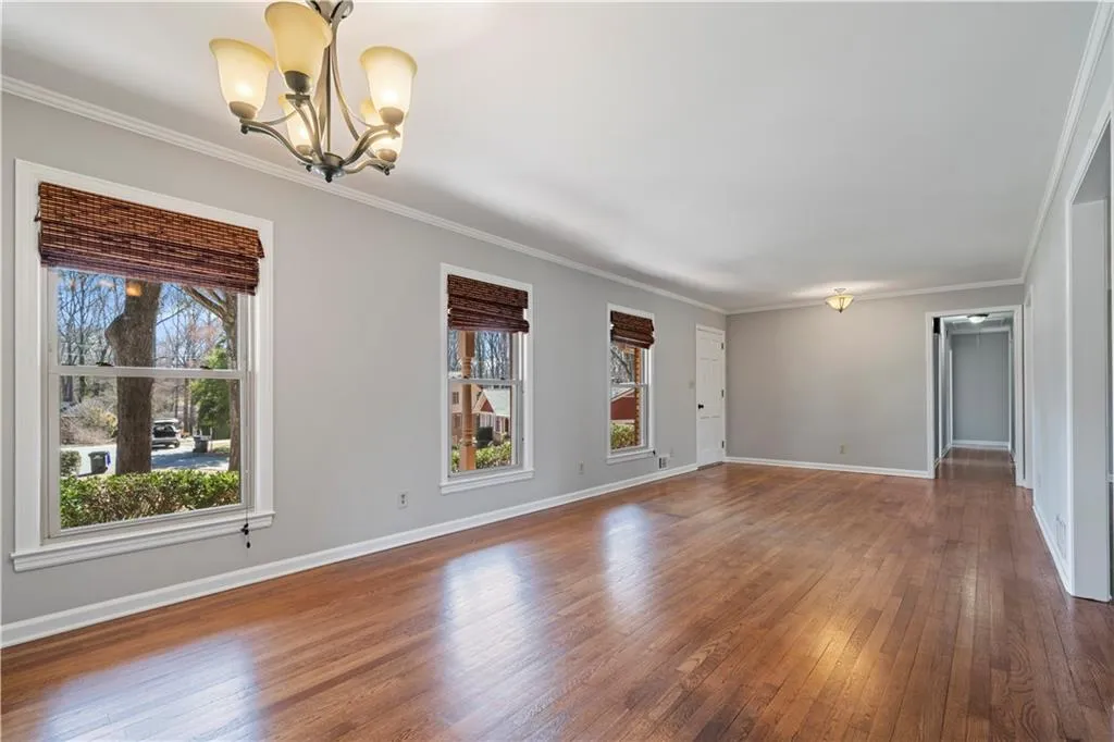 Roswell, Georgia 30075, United States, 3 Bedrooms Bedrooms, ,3 BathroomsBathrooms,Residential,Pending,1027