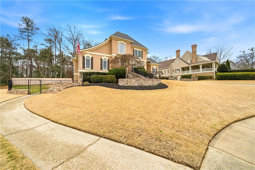 8550 Lake Forrest Drive