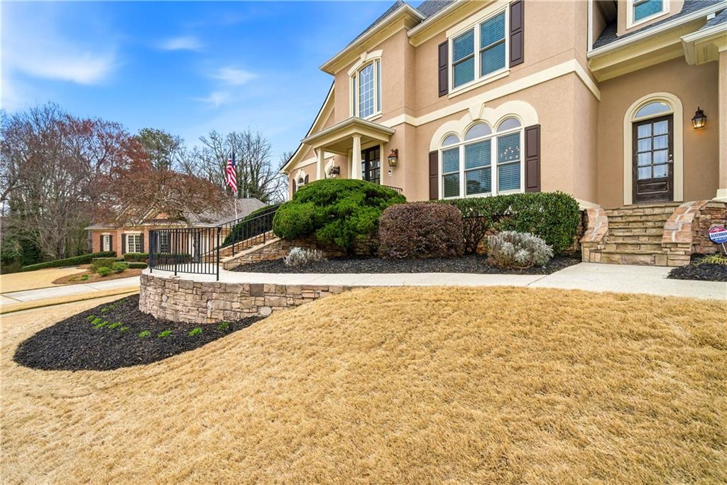 8550 Lake Forrest Drive