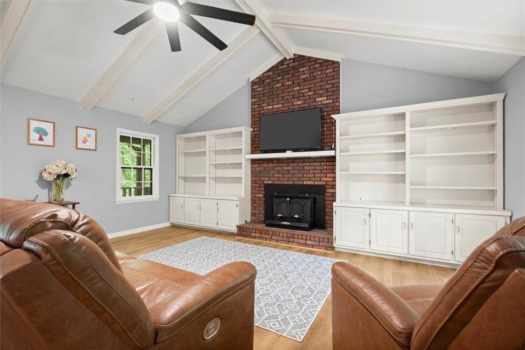 4052 Oak Harbour Circle