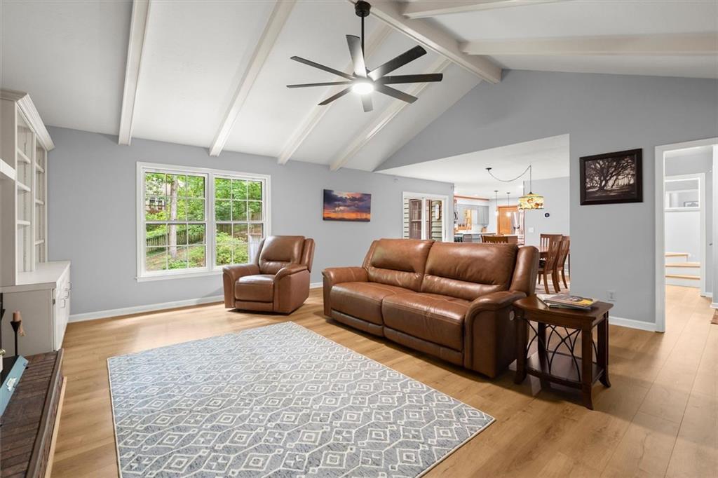 4052 Oak Harbour Circle