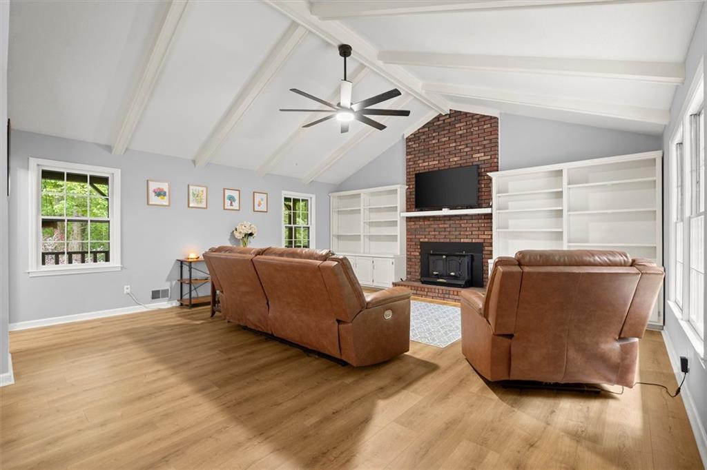 4052 Oak Harbour Circle