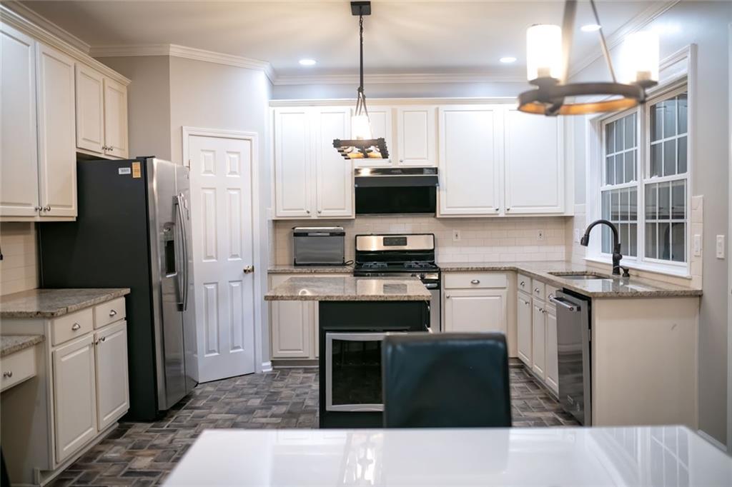 601 Hexham Court, Suwanee, Georgia image 7