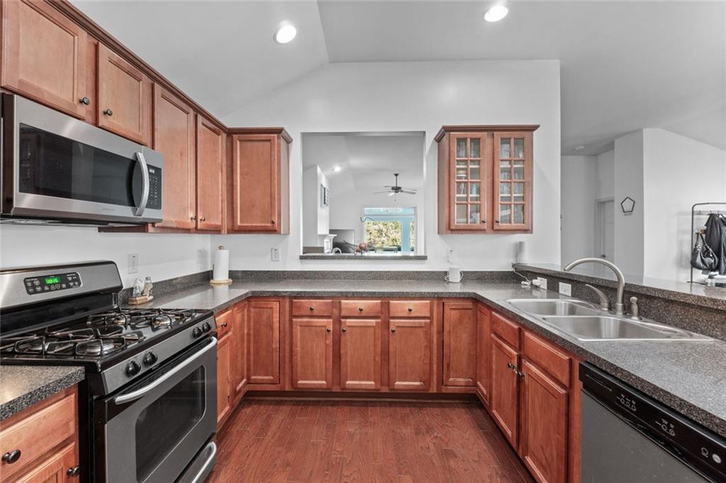 THE COTTAGES OF HERON BAY - Residential