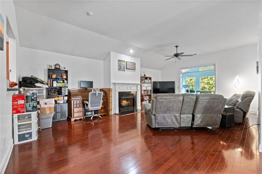 THE COTTAGES OF HERON BAY - Residential