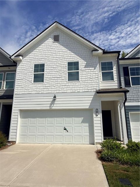 Townhouse For Sale - 35 Buckingham Lane<br/> Hoschton, GA 30548