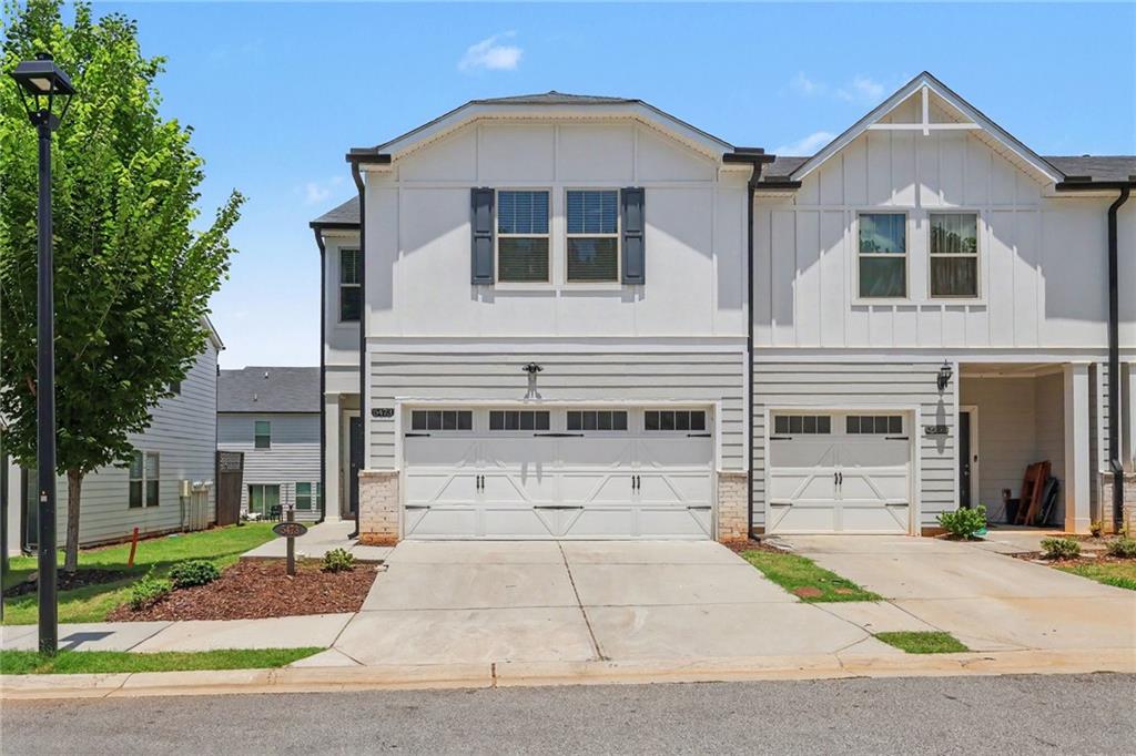 Photo 1 of 31 — 5473 Plain Field Lane, Lilburn, GA 30047