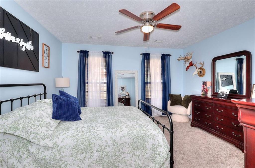 Vinnys Lake - Residential