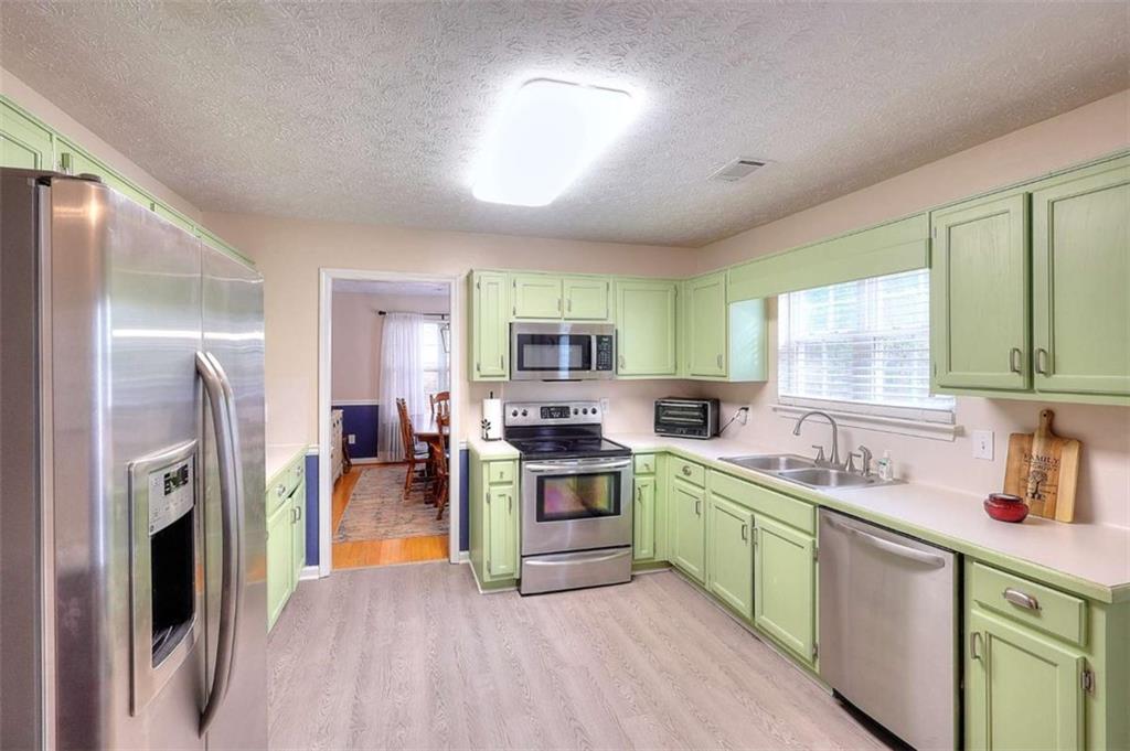 Vinnys Lake - Residential