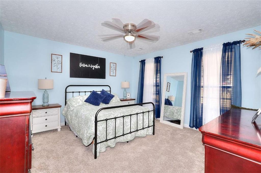 Vinnys Lake - Residential