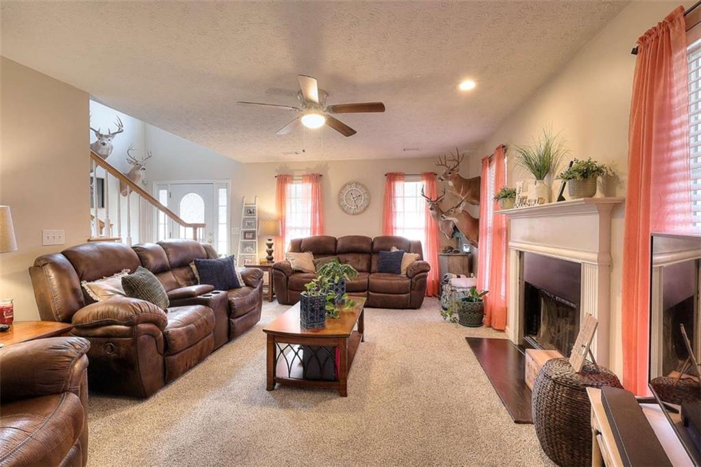 Vinnys Lake - Residential