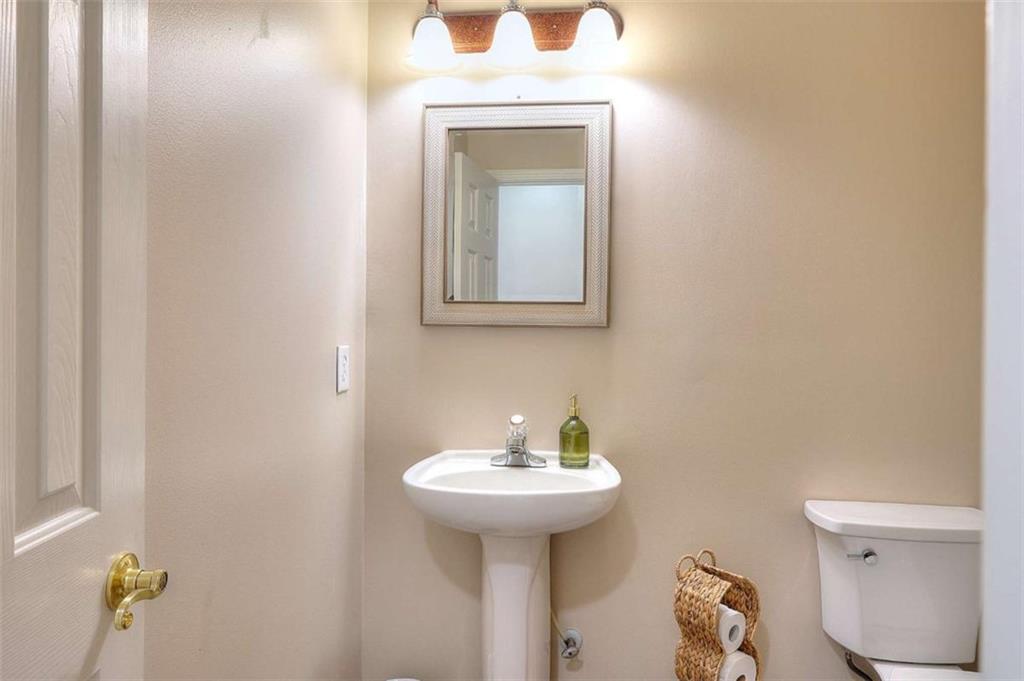 Vinnys Lake - Residential