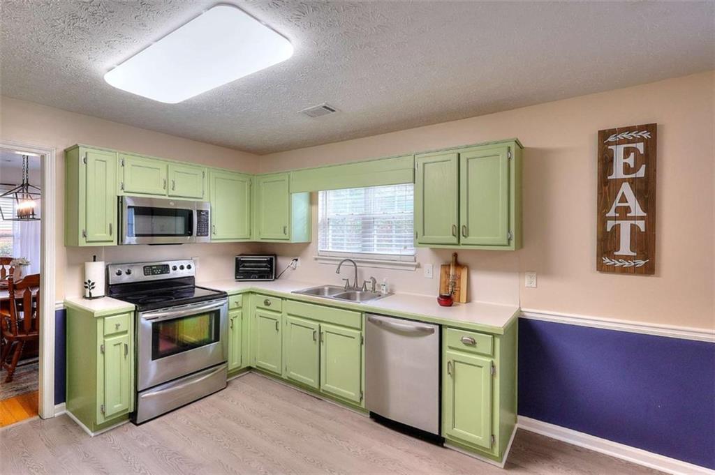 Vinnys Lake - Residential