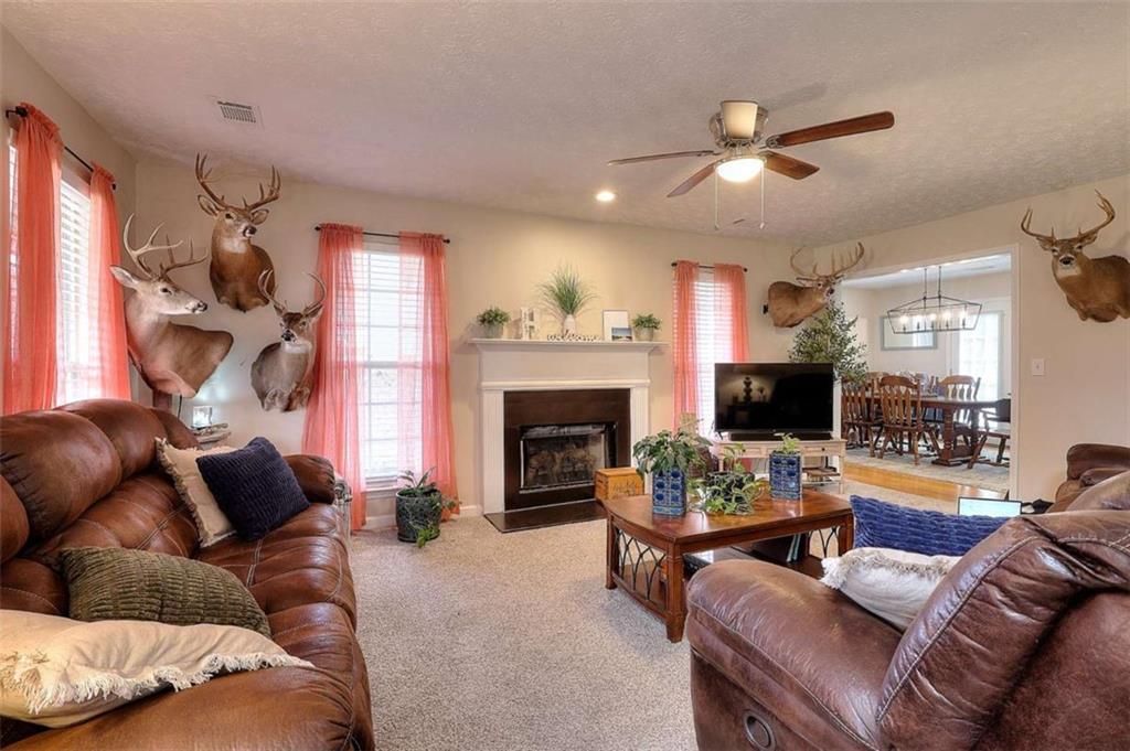 Vinnys Lake - Residential