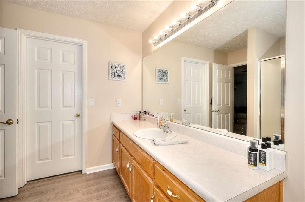 Vinnys Lake - Residential