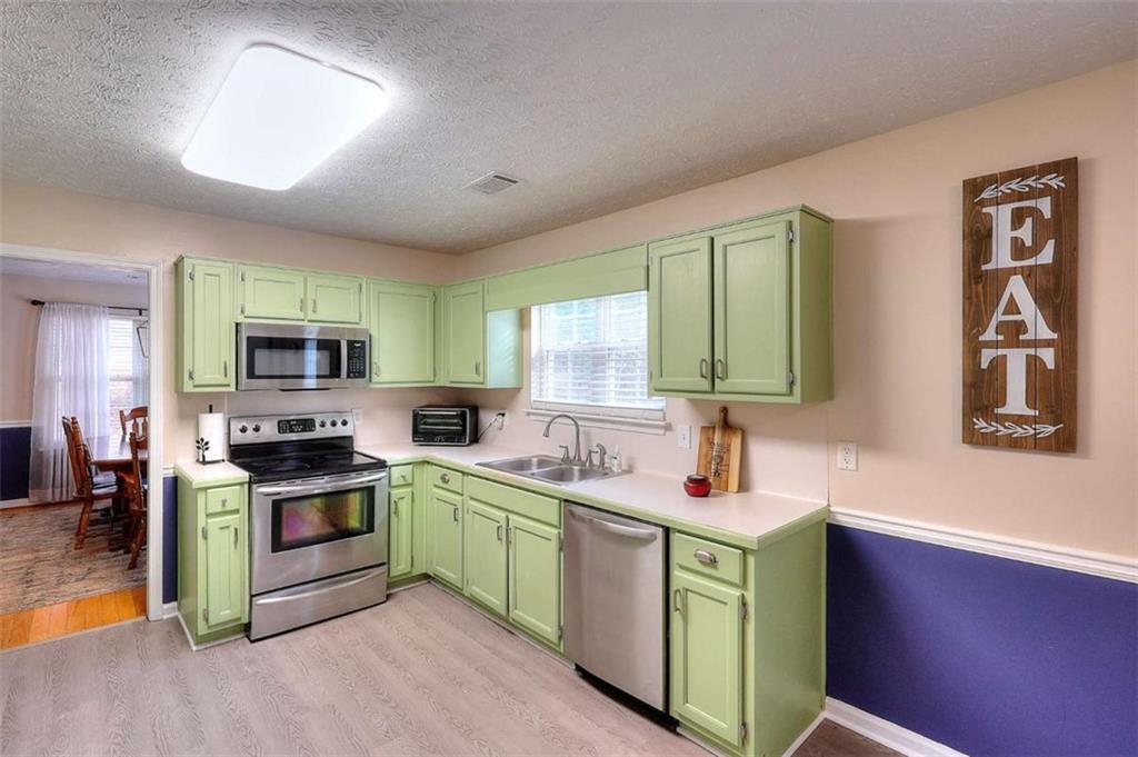 Vinnys Lake - Residential