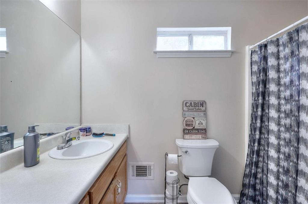 Vinnys Lake - Residential