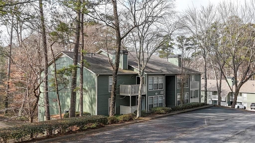 Photo of 4550 Vinings Central Trace SE #64, Atlanta, GA 30339 (MLS # 7704404)