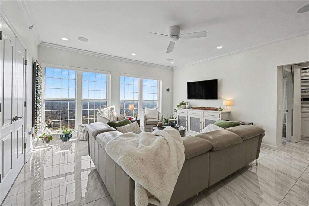 195 14th Street NE 2806