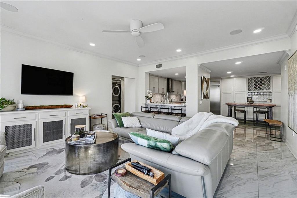 195 14th Street NE 2806