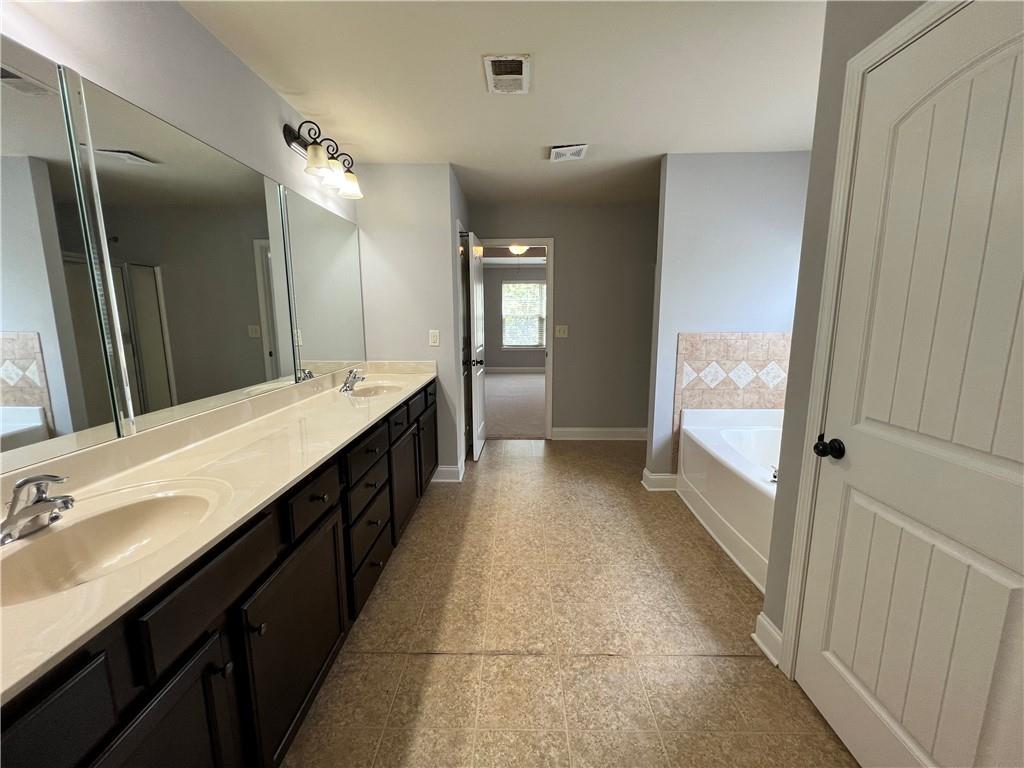 3522 Fallen Oak Drive, Buford, Georgia image 22