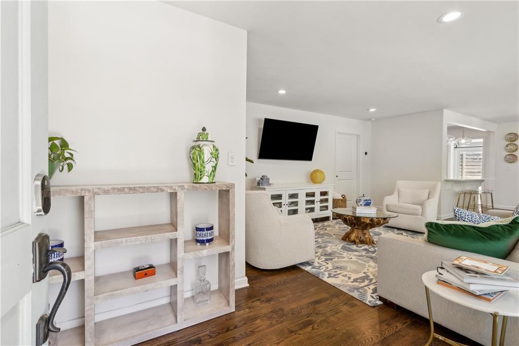1301 Amanda Circle