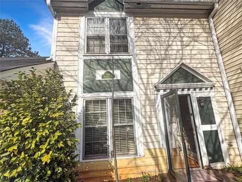 Townhouse For Sale - 664 Browning Lane<br/> Conyers, GA 30013