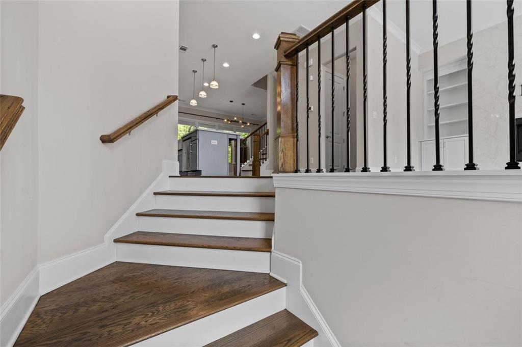 2122 Pembroke Drive, Brookhaven, Georgia image 7
