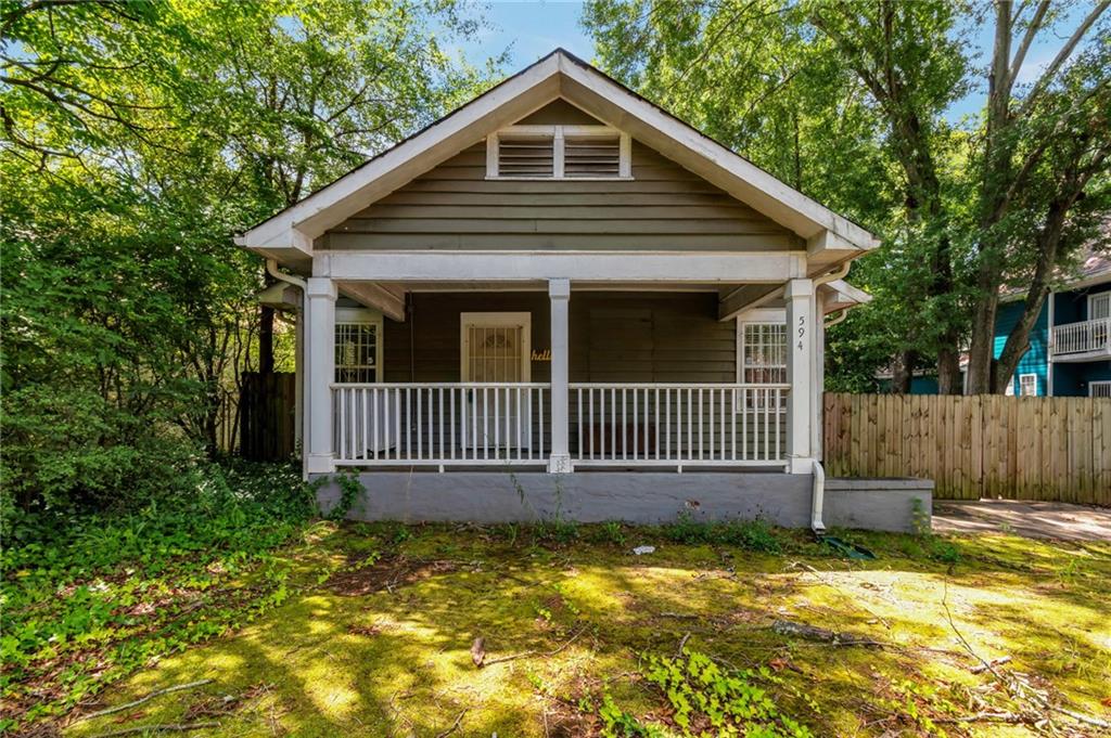 594 Fletcher Street SW