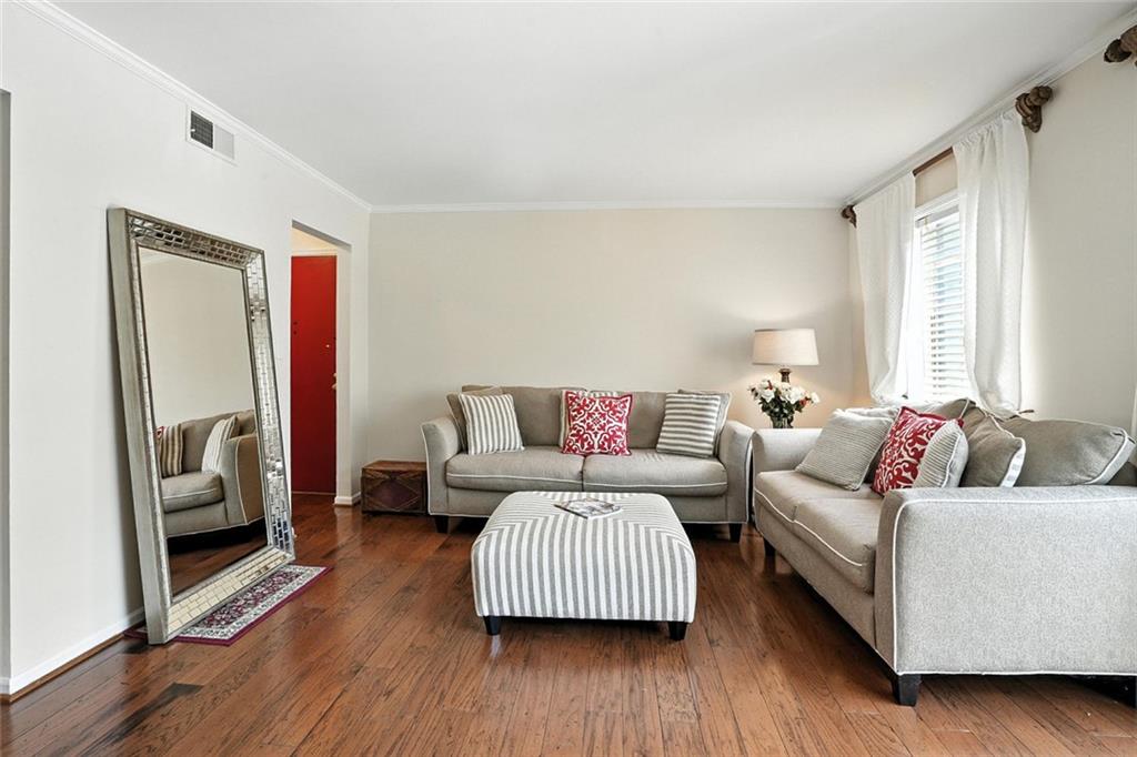 6851 Roswell Road F5