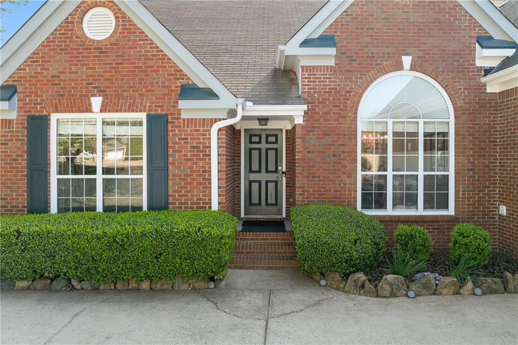 3503 Dunbar Lane, Suwanee, Georgia image 3