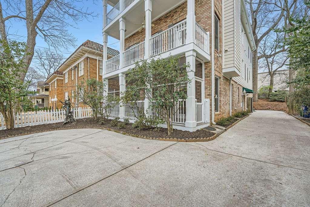 397 4th Street NE