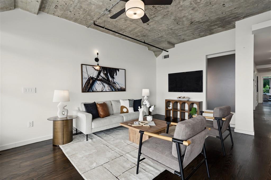 890 Memorial Drive SE 306