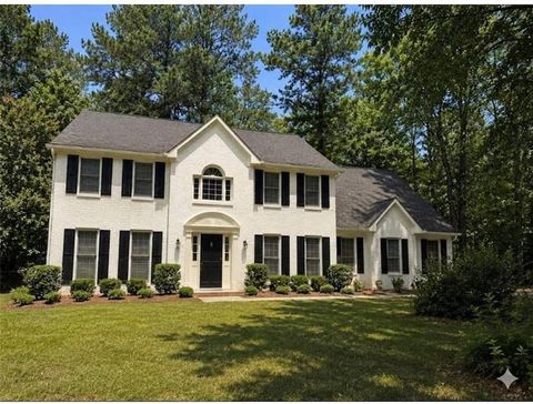 Homes For Sale - 4933 Willow Creek Drive<br/> Woodstock, GA 30188