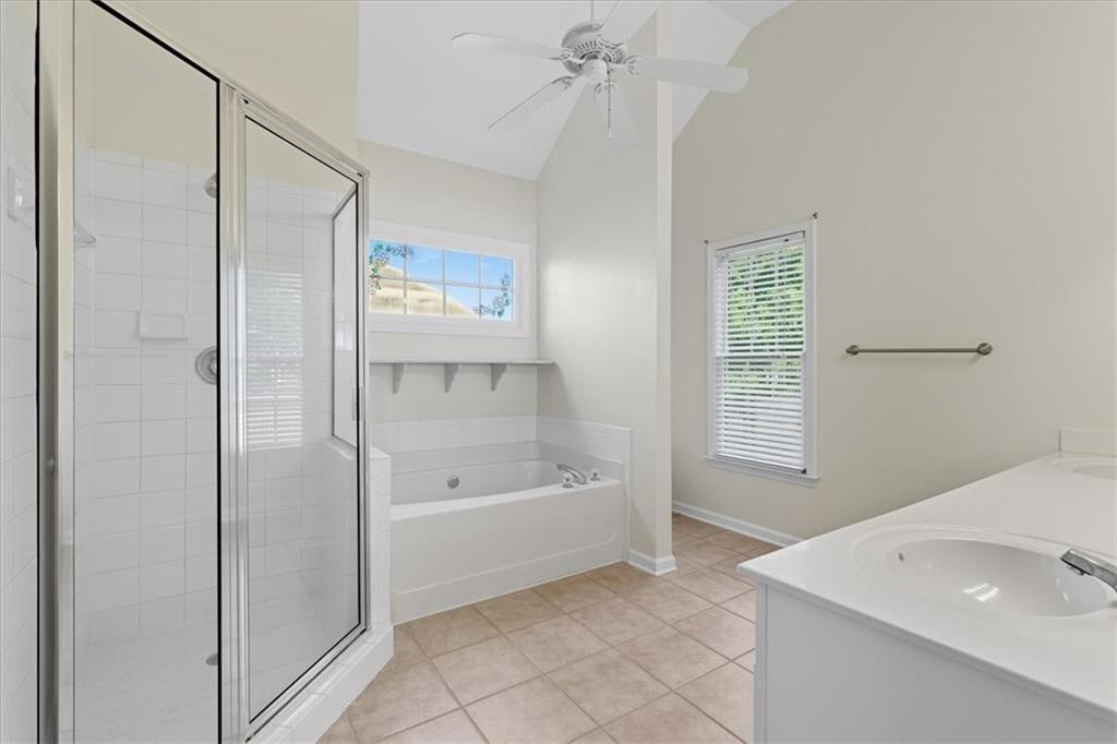 Gardenside  At Powers Ferry - Residential