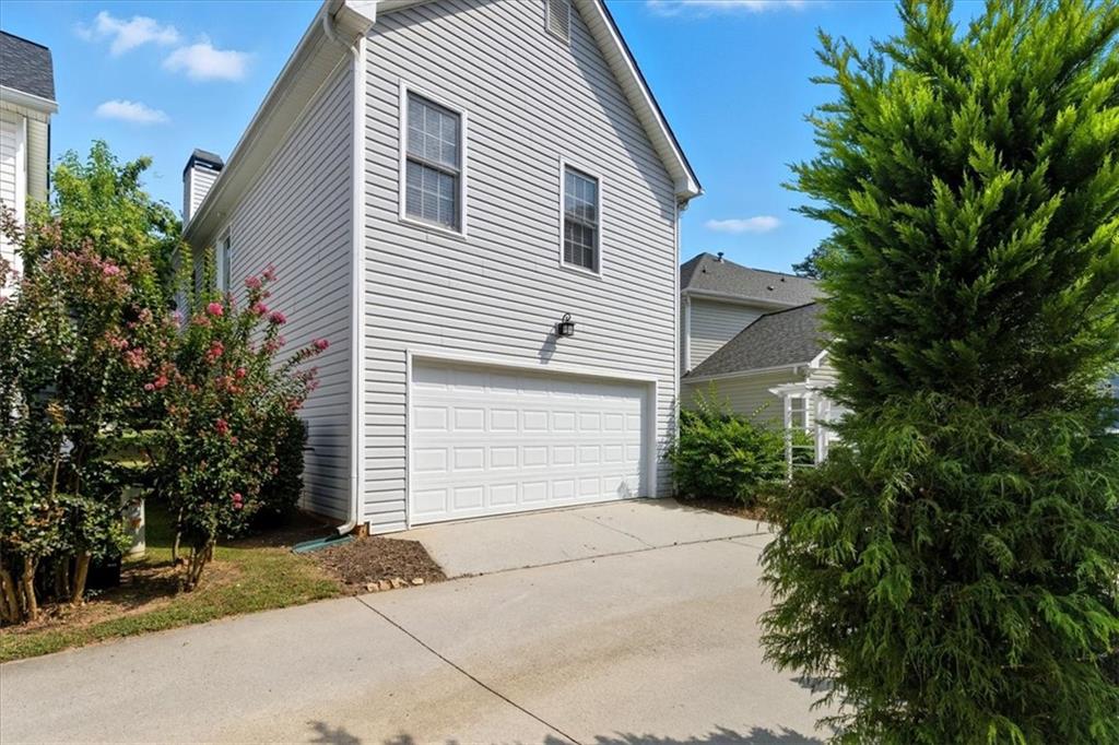 Gardenside  At Powers Ferry - Residential