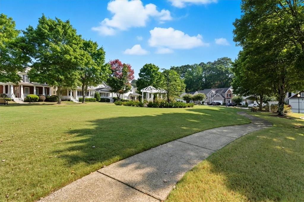 Gardenside  At Powers Ferry - Residential