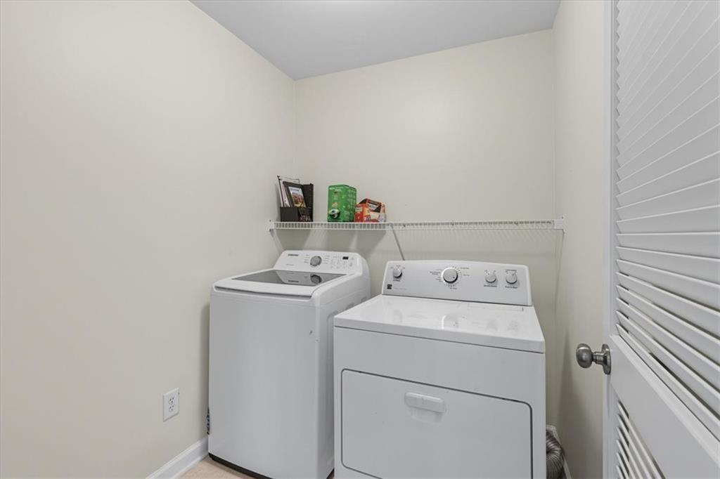 Gardenside  At Powers Ferry - Residential