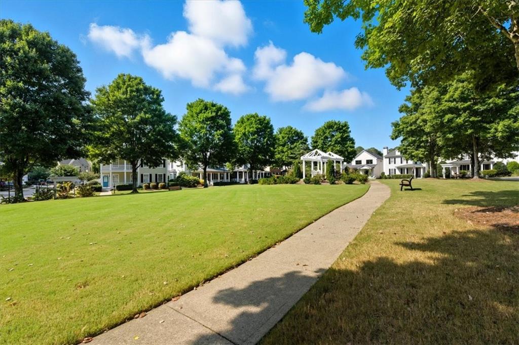 Gardenside  At Powers Ferry - Residential