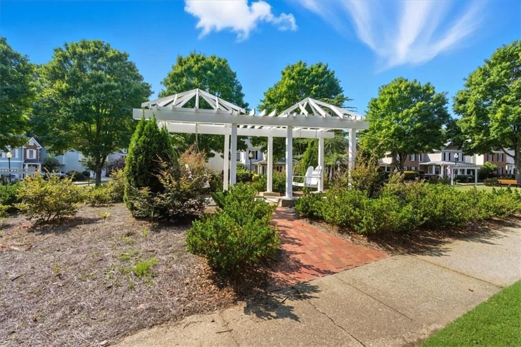 Gardenside  At Powers Ferry - Residential