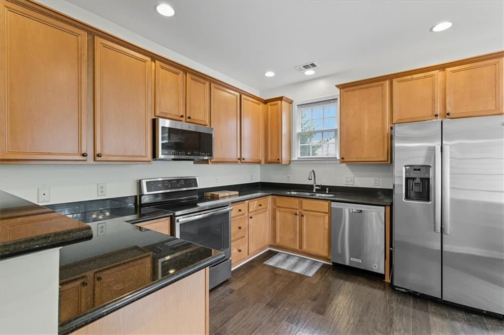 Gardenside  At Powers Ferry - Residential