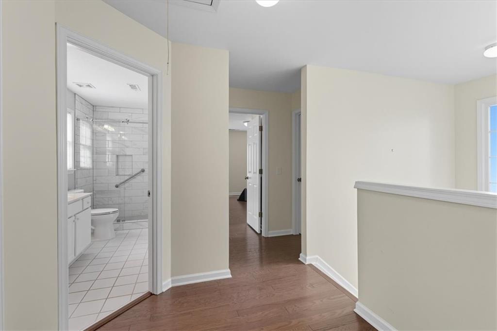 Gardenside  At Powers Ferry - Residential