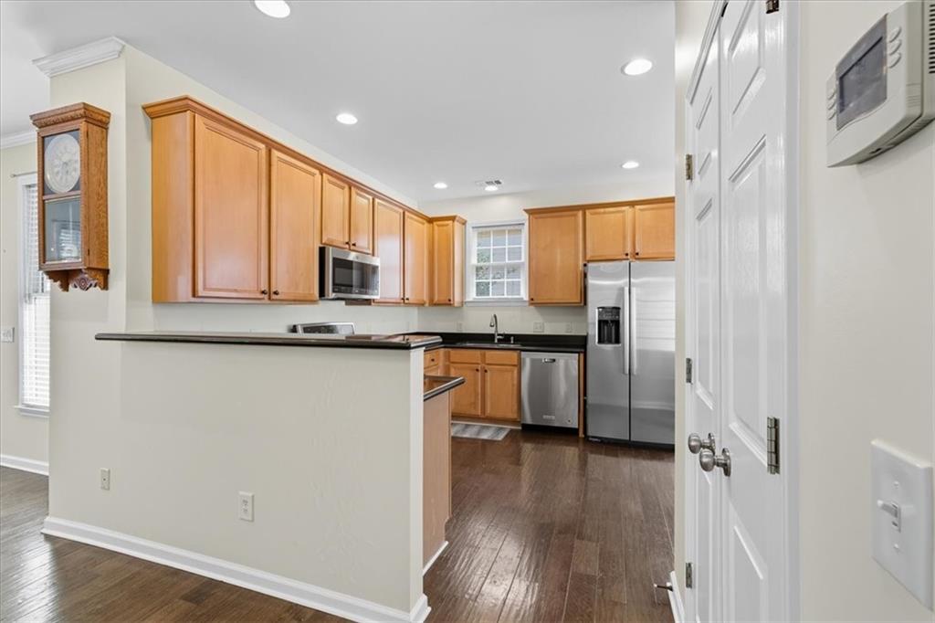 Gardenside  At Powers Ferry - Residential